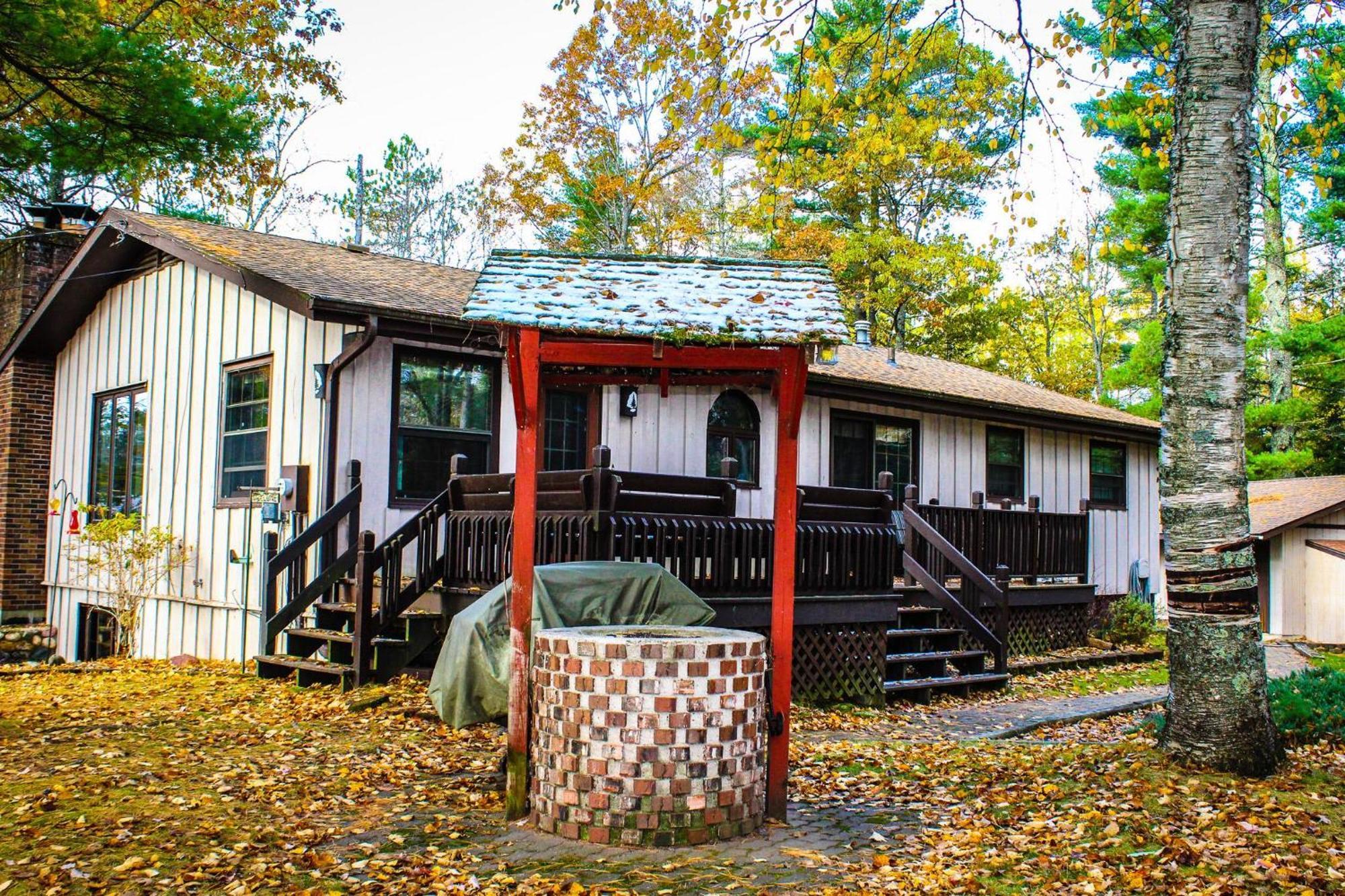 Crazy Loon Lodge Saint Germain Exterior foto
